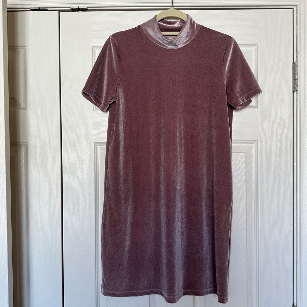 Madewell Mauve Velvet Short Sleeve Mock Neck Dress